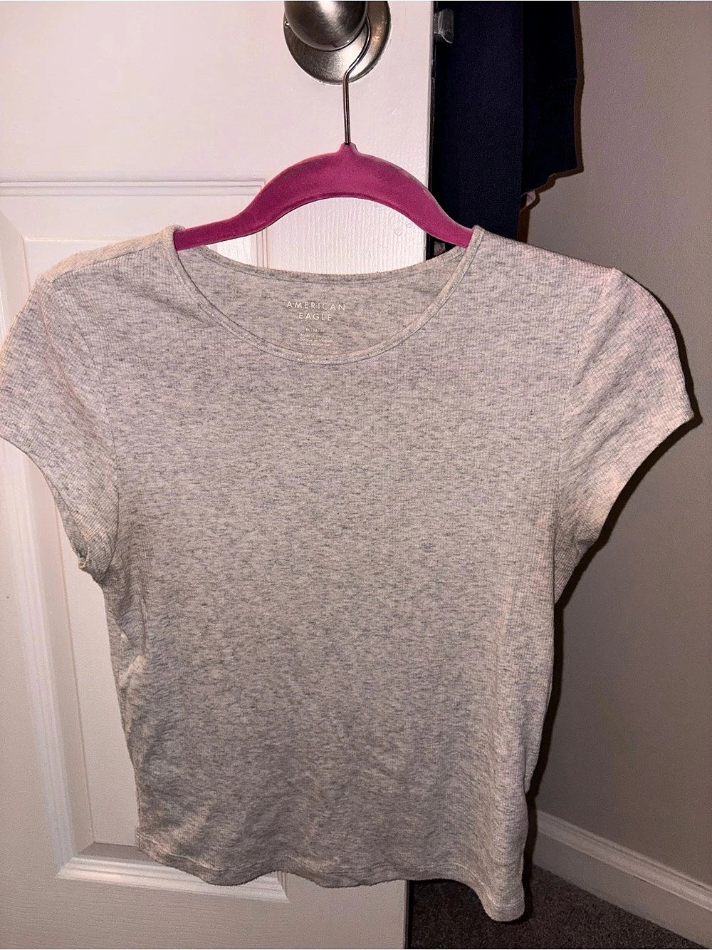 American Eagle Gray Short Sleeve Tee Like New